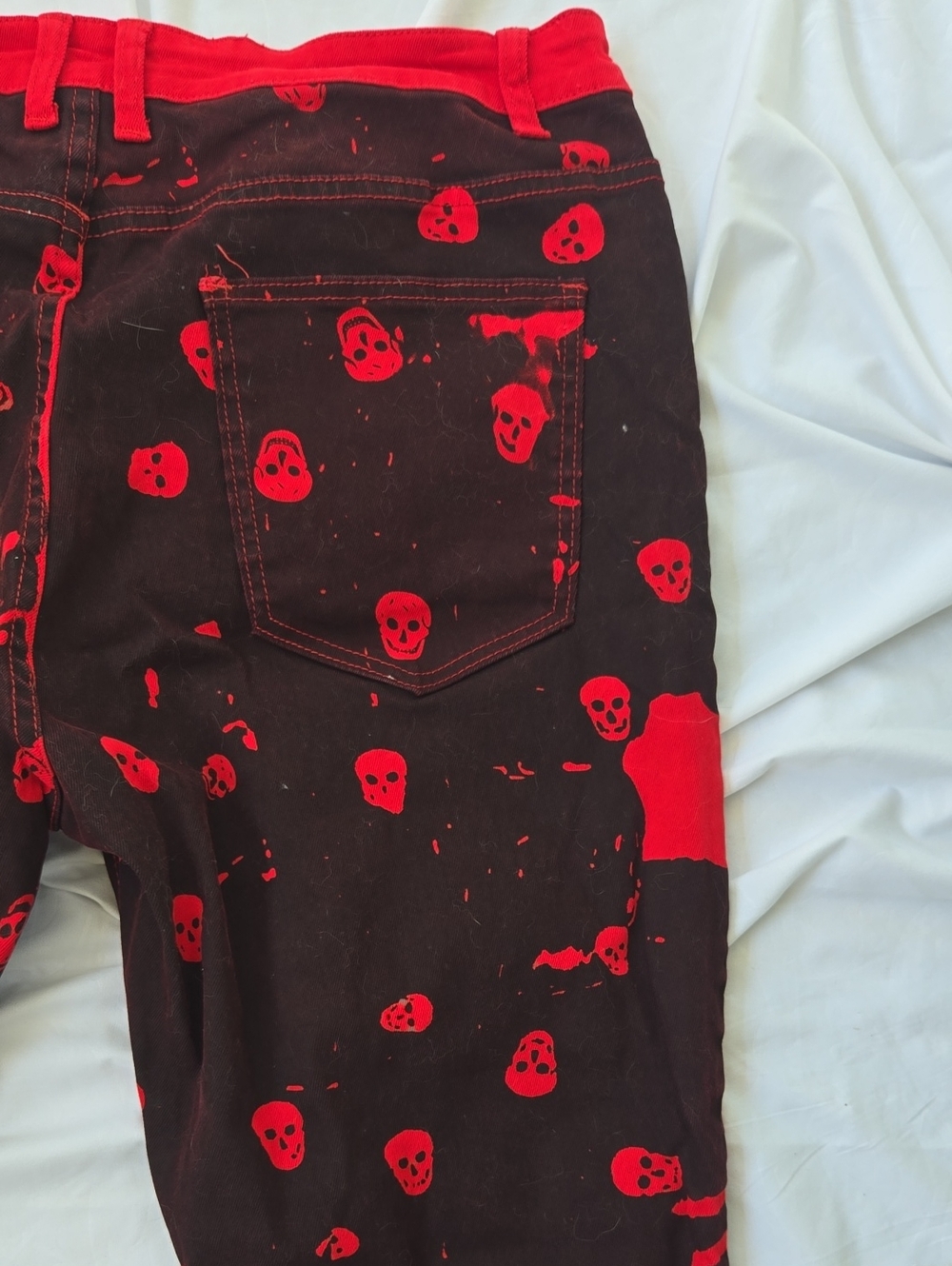 Men's Black Jeans With Multiple Bright Red Skull Graphics All Over Front&Back. - Picture 13 of 16